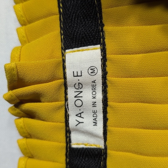 YA-ONG-E Yellow Pleated Women's Skirt Size Medium - Picture 2 of 4